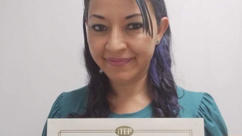 Académica del Creson obtiene certificación nacional del idioma inglés